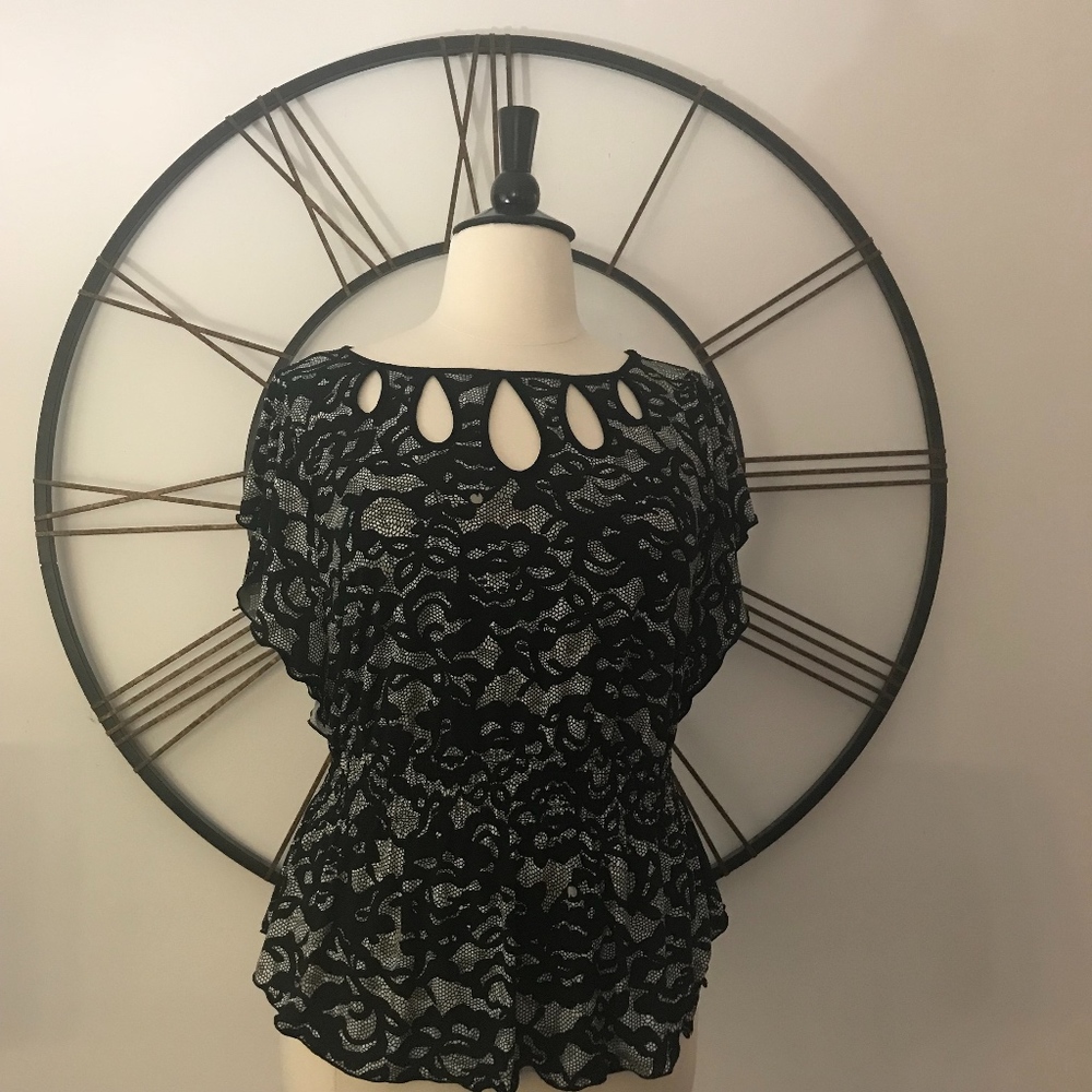Cocomo Black/White Sleeveless Print Top Size XL